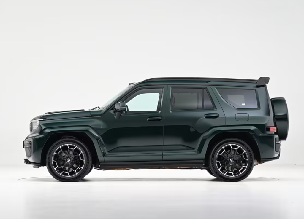 Tank 700 Hi4-T/Hi4-Z