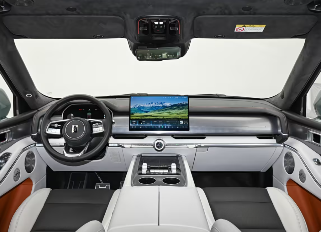 Tank 700 Hi4-T/Hi4-Z