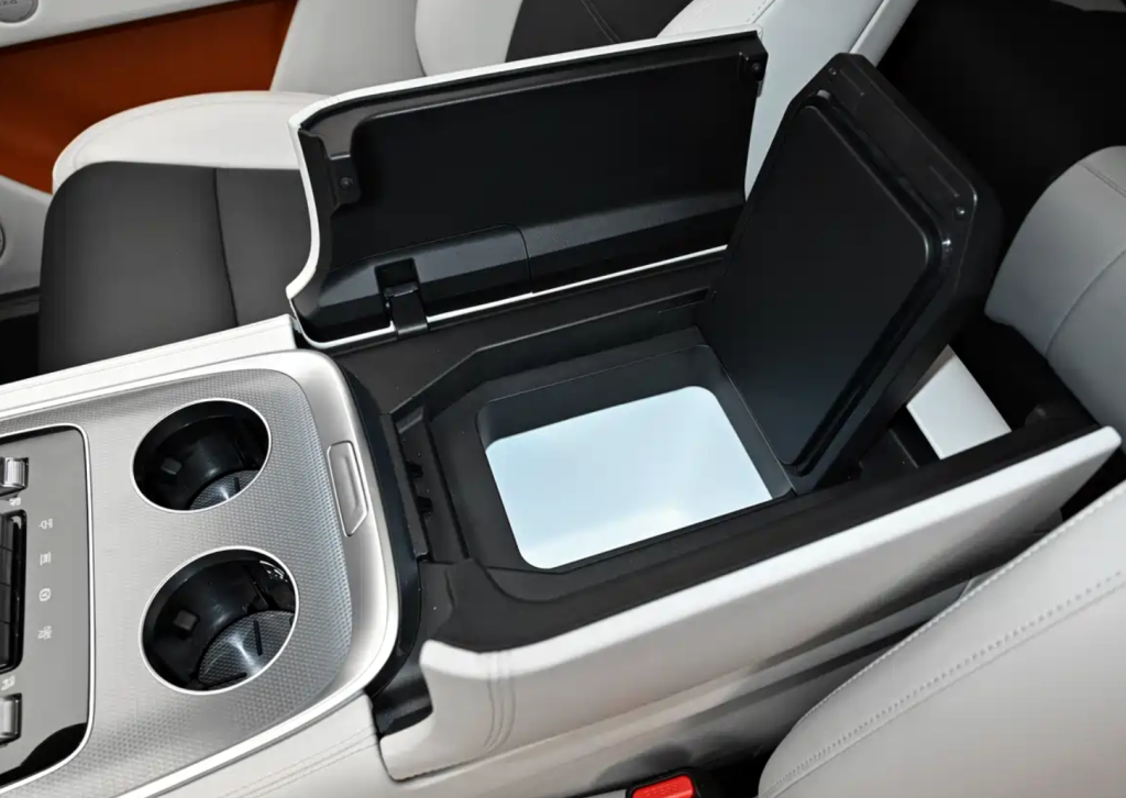 Tank 700 Hi4-T/Hi4-Z