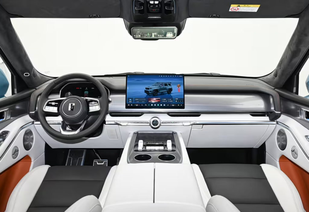 2026 Tank 700 Hi4-Z & Hi4-T