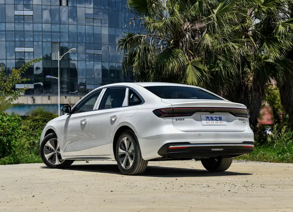 Geely Galaxy Xingyao 7