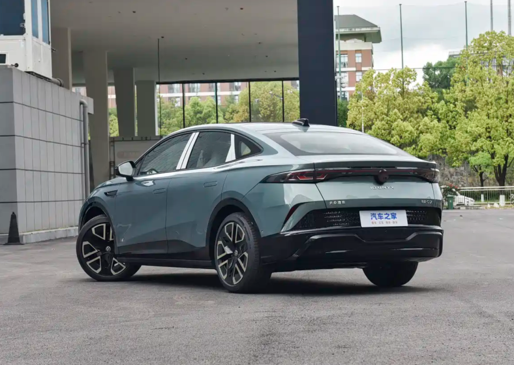 Volkswagen ID UNYX 07