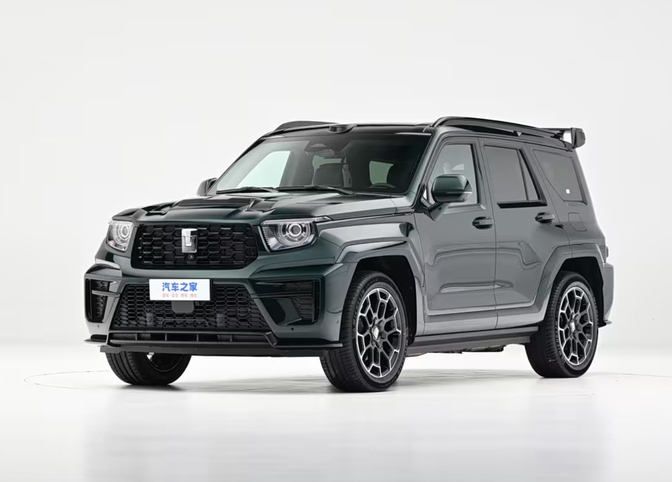 Tank 700 Hi4-T/Hi4-Z